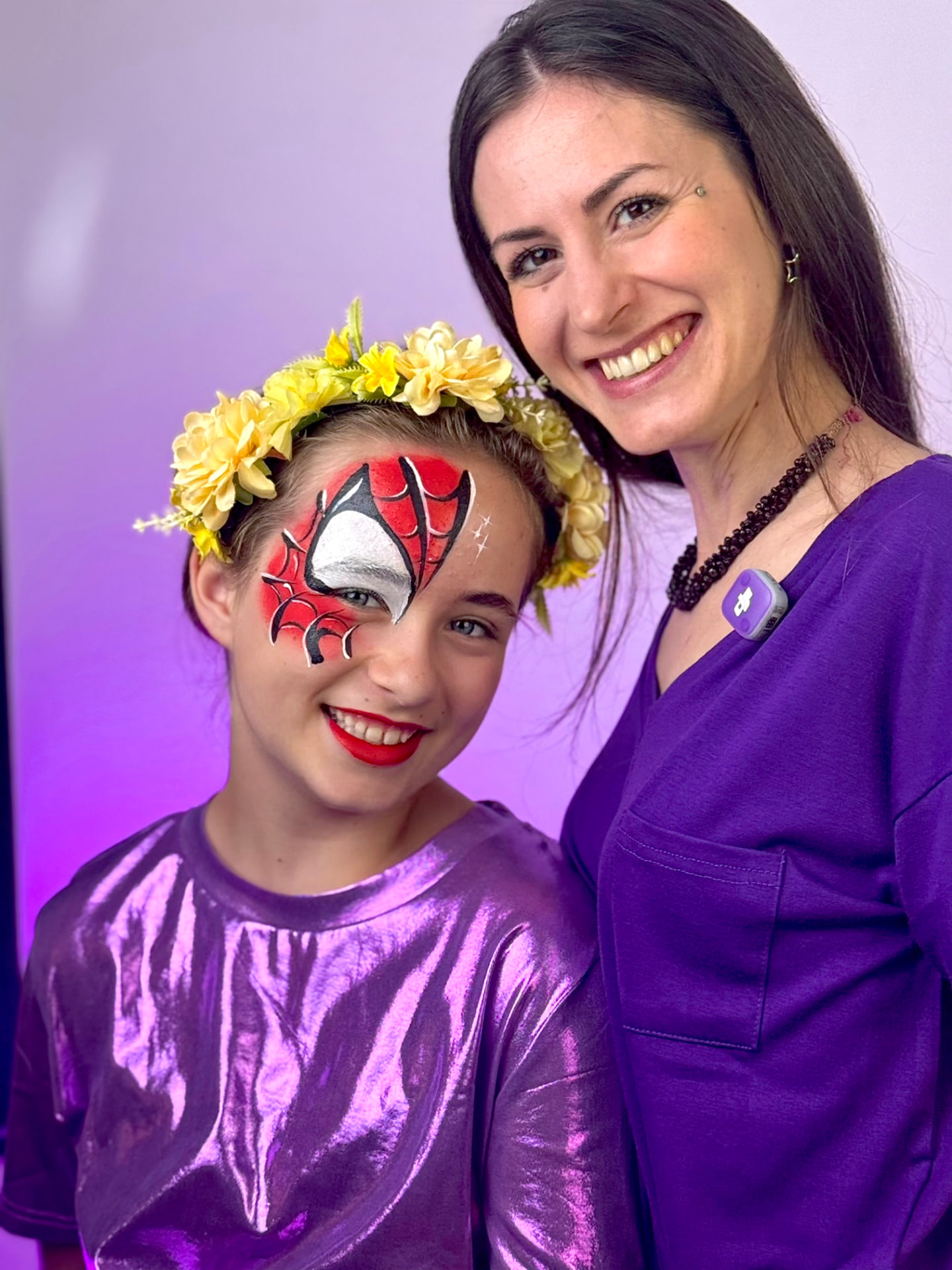 Isabella con una bambina truccata
